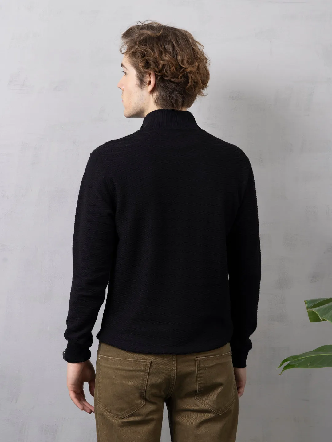 Black Zipper Sweatshirt