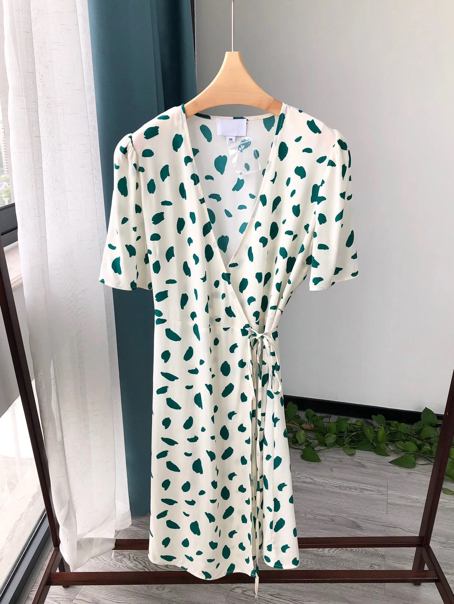 Women floral print v neck mini wrap dress
